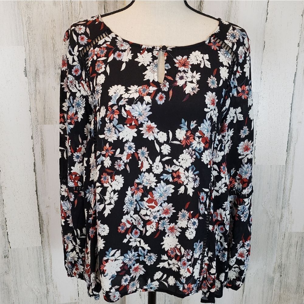 Cupcakes & Cashmere Kingsley Floral Peasant Top Size Small